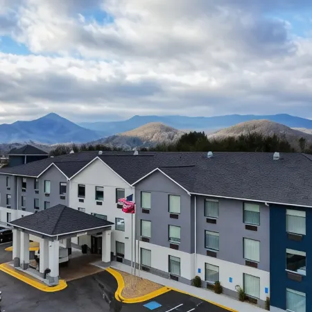 Holiday Inn Express & Suites HIAWASSEE by IHG
