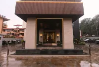 Hotel Vasundhara Palace Hôtels à proximité de : Laxman Jhula