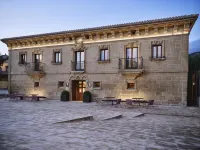 Hotel Palacio de Samaniego Hotels in Ábalos
