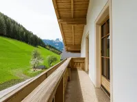 Lovely Apartment in Hainzenberg Next to Forest