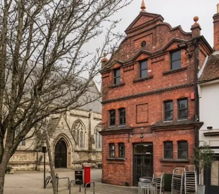Charter House Hotel a Newport