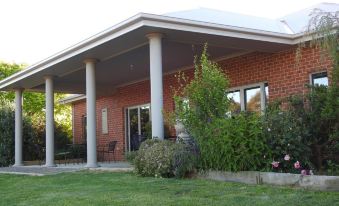 Barklysuites Apartments - Housity