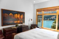 Luxurious Mountain Village Penthouse! VERY Close to the Lifts, 5Bd + 5 Bath