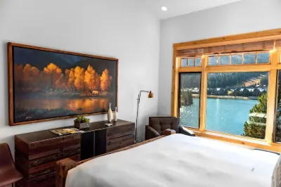 Luxurious Mountain Village Penthouse! VERY Close to the Lifts, 5Bd + 5 Bath