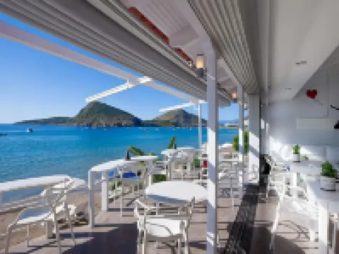 Nelly's Apartments Hotels in Tolo