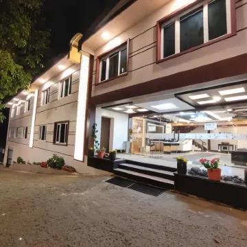 Beverly Villa Hotels near Government Botanical Garden