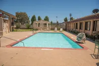 Motel 6 Soledad, CA - Pools