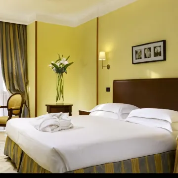 Hotel Tuscolana Отели рядом с достопримечательностью «Аппио-Латино»
