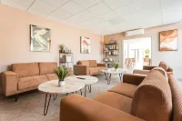 Zenao Appart'hôtels Villeneuve-lès-Avignon Hotels in Sauveterre