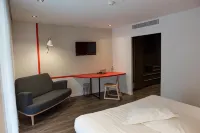 Logis Hôtel Domaine du Moulin Cavier - Restaurants & Spa Hotels in Cheffes