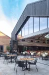 Burleigh Court Hotel and Leisure - parking