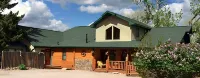 Mountain Peaks Inn, OLD BALDY MTN SUITE, Downtown Hill City - Hytter