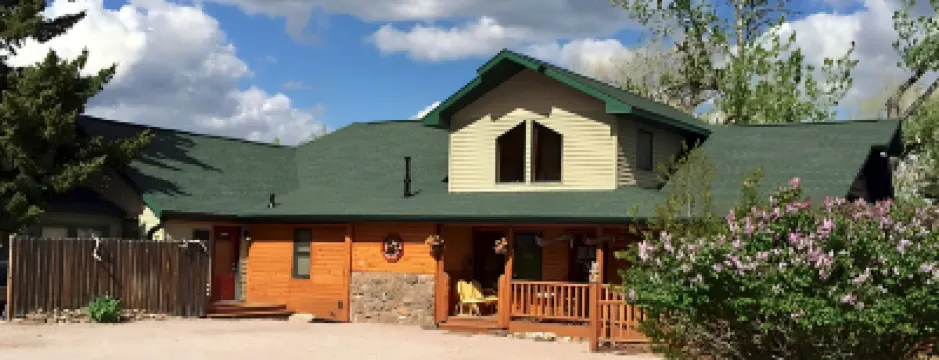 Mountain Peaks Inn, OLD BALDY MTN SUITE, Downtown Hill City Hotels near World's Largest Smokey Bear