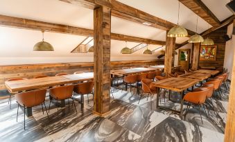 HOW Boutique and Hotel