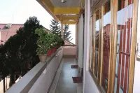 Deki Lodge