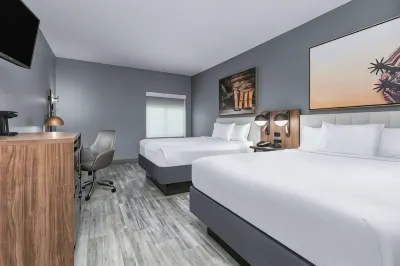 La Quinta Inn & Suites by Wyndham Decatur Hotels in Decatur