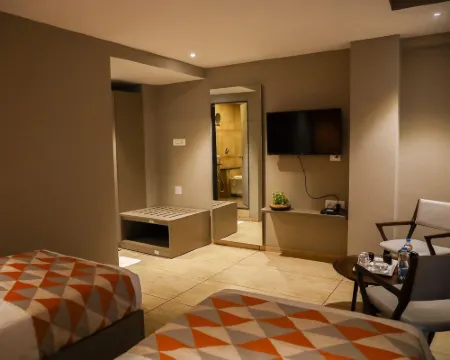 Hotel Avalon Hotéis em Surat