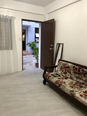Sebastian’s Crib F 월터마트(다스마리냐스) 주변 호텔