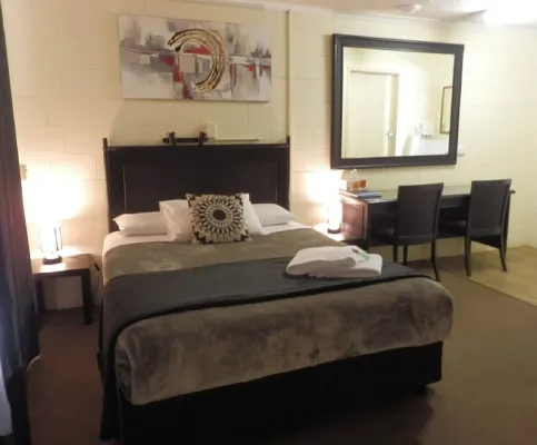 Flying Spur Motel Hotels in Cotswold Hills