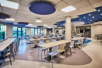 Kyriad Poitiers - Jules Verne Site du Futuroscope Hotels in Шассней-дю-Пуату