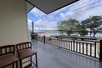 Lan Bua Resort Hotels in Khuan Khanun