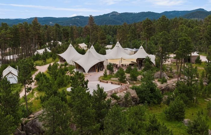 Under Canvas Mount Rushmore