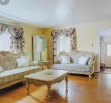 Beautiful Surburban Family Home Hotels in Upper Darby
