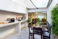 阿維西套房飯店 - GH 套房 - 早餐