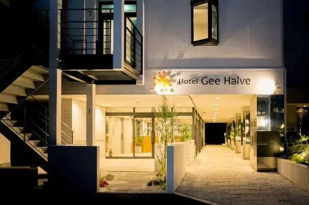Hotel Gee Haive Отели рядом с достопримечательностью «Ayutsubo Waterfall»