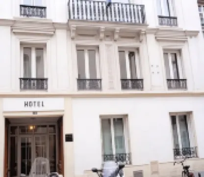 Luxelthe Hotels near Place du Tertre