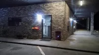 Coachman's Inn & Suites - Inns
