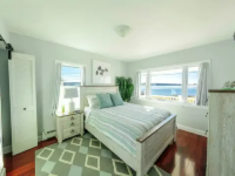 Beachfront w/ Hot Tub, Sauna, Pool, Fire pits, Grill & Panoramic Views Hotels in Somerset