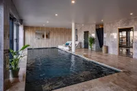 Les Vagues Hôtel & Spa - piscina