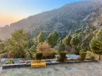 Nature Hike Hotels in Lansdowne