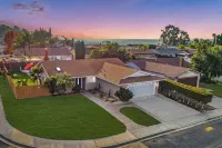 Inviting Home w/ Mountain Views + Pool/Spa Hotel in zona The Trails Eatery