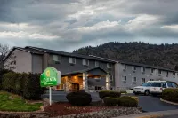 La Quinta Inn & Suites by Wyndham Grants Pass
