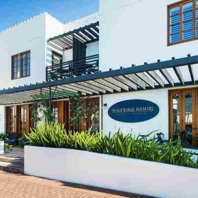 Waters Edge Hotel Exterior