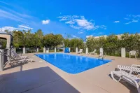 Days Inn by Wyndham Foley Hotels in Foley