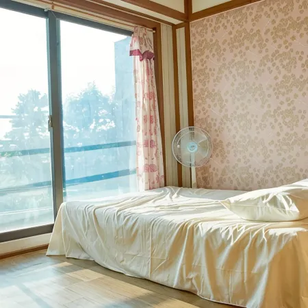 Daebudo (Seonjaedo) Beach Pension Отели рядом с достопримечательностью «Загородный клуб Island»