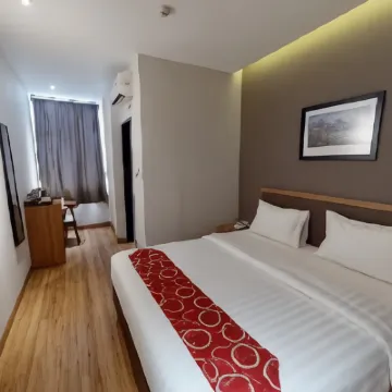 Grand Caman Hotel Hoteles cerca de Istana Singgah Kedatun Keagungan di Jati Bening