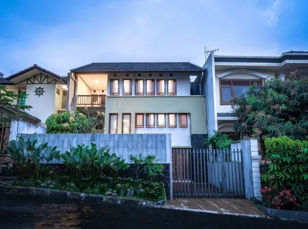 Ayre House Отели в г. West Bandung Regency