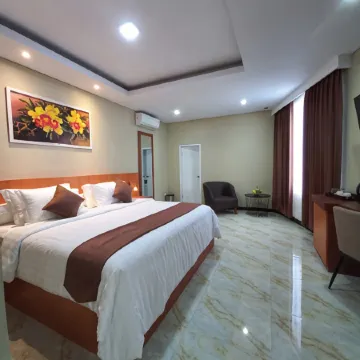 Grand Avira Hotel