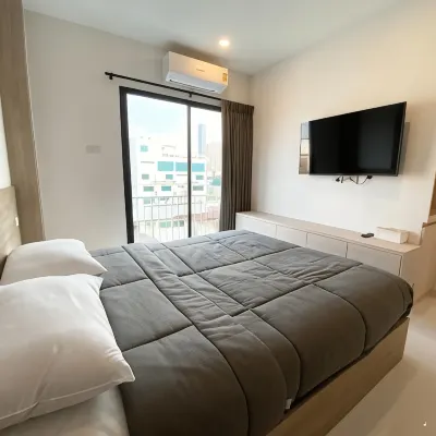 Mangkon Hostel Các khách sạn gần Trường Suan Kurab