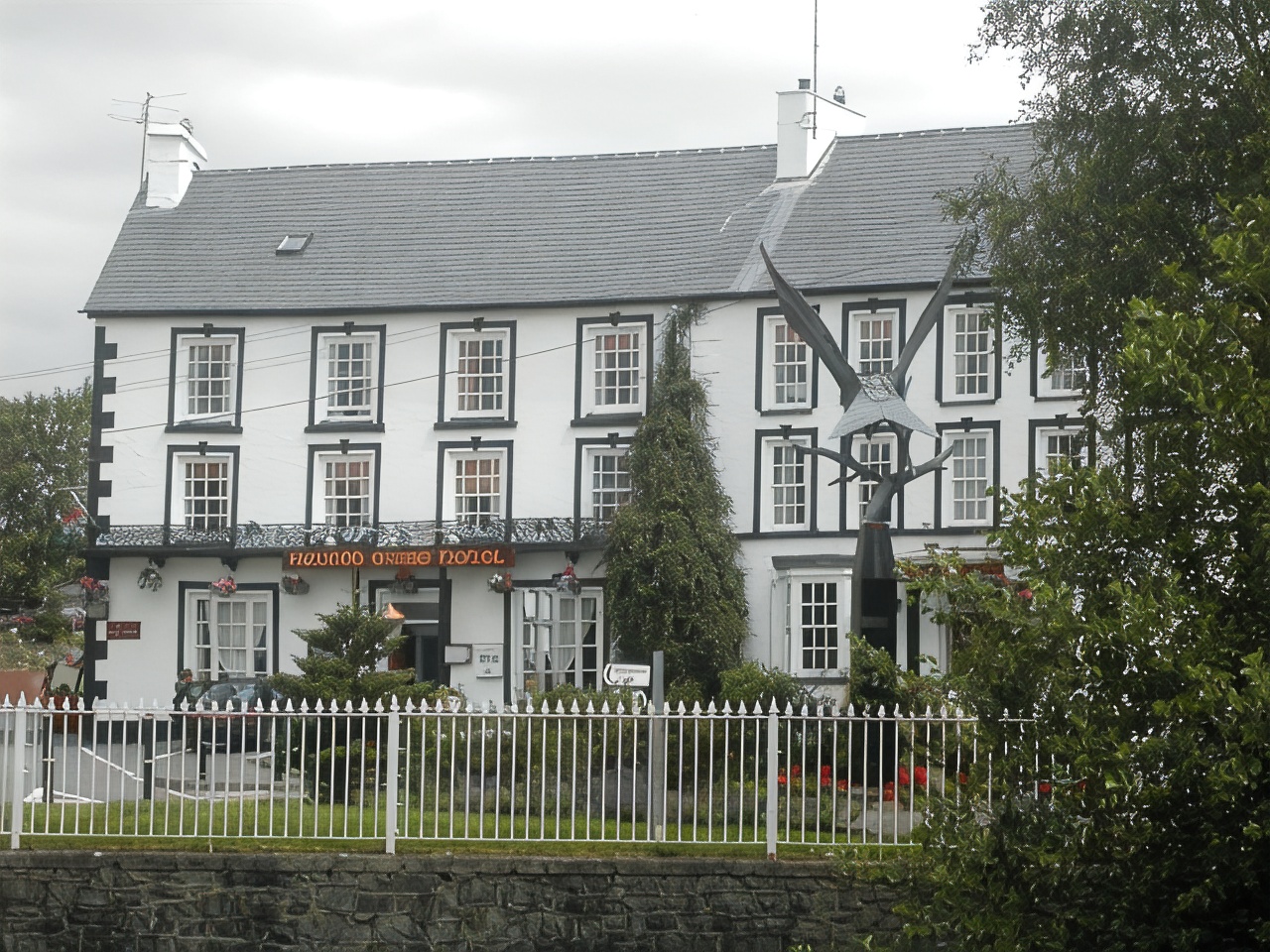 Neuadd Arms Hotel Hotels in Treflys