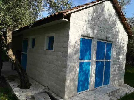 Rajana Bungalow 2(Olive House) Отели в г. Gjerana