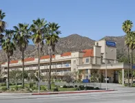 Travelodge by Wyndham Sylmar CA Отели в г. Sylmar