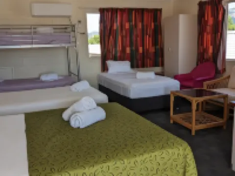 Monte Carlo Motor Inn Hotels in Rosslea