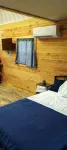The knotty pine cabin, Tiny House