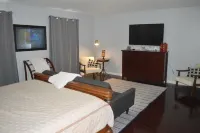 POOL HOME - SUN & BEACH-5-BED 3-BATH-COME RELAX AND ENJOY PALM COAST !!!