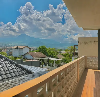 Kintamani Guest House Syariah Dengan View Pegunungan Kota Batu Hotels in Bumiaji